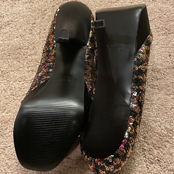 Women’s Nine West 5 1/2 inch sequin platfom heels - Picture 9 of 9
